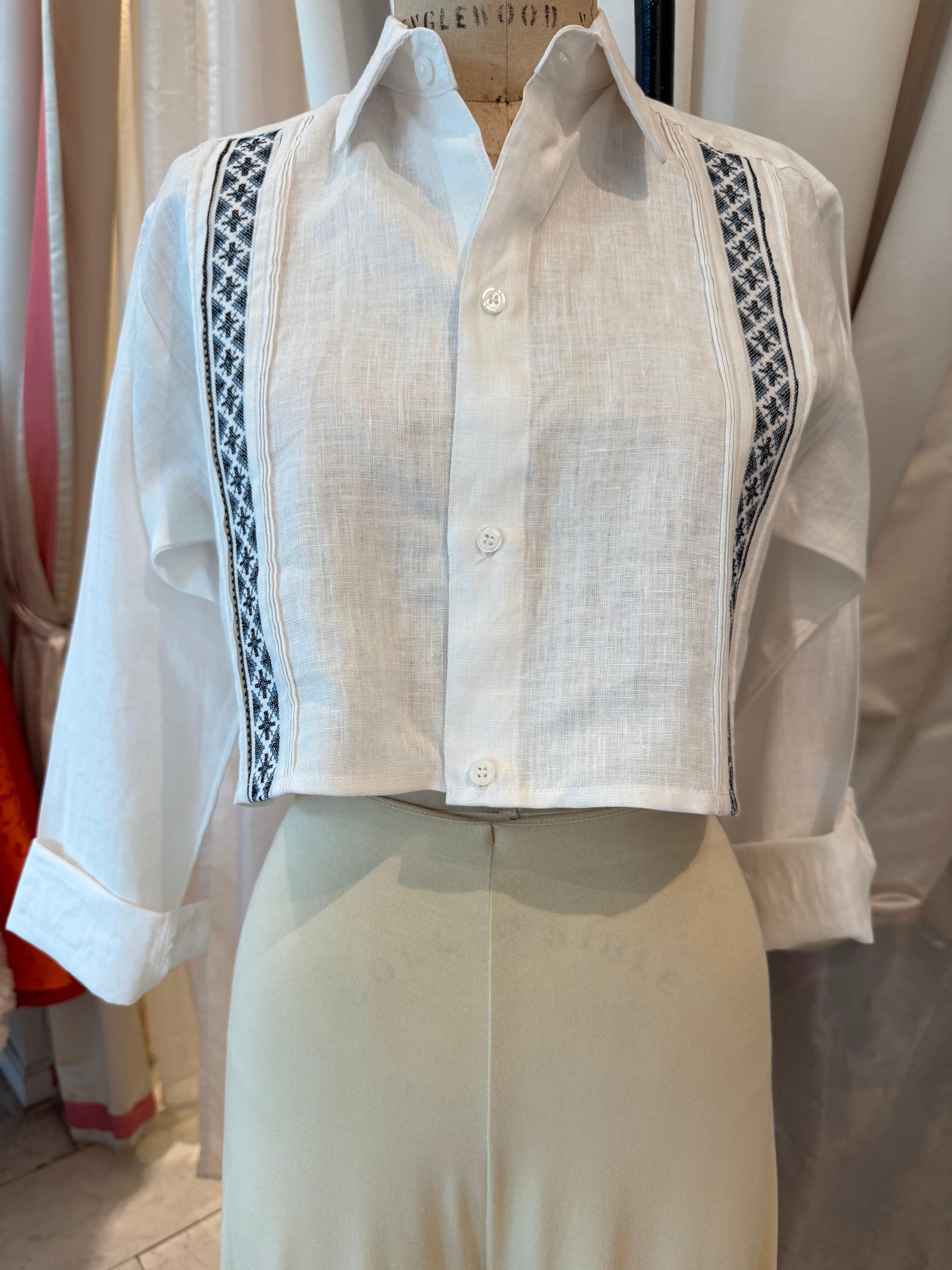 La Aguadillana Guayabera Crop